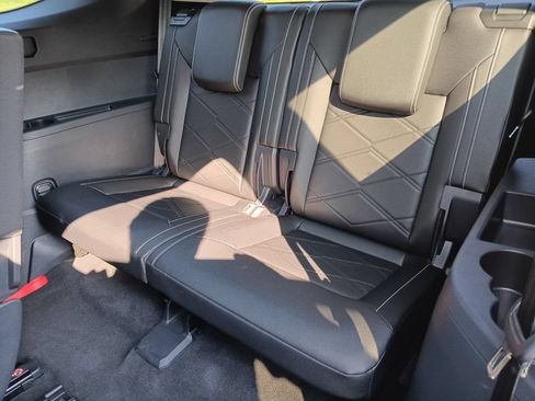 Used 2025 Volkswagen Atlas SE AWD/4WD image 31