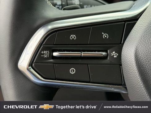 Certified 2025 Chevrolet Traverse LT w/ Driver Confidence Package image 14