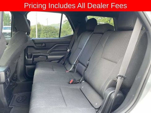 Used 2025 Toyota 4Runner SR5 AWD/4WD image 17