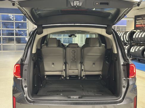 New 2026 Honda Odyssey Touring image 6
