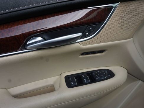 Used 2017 Cadillac XT5 Premium Luxury image 3