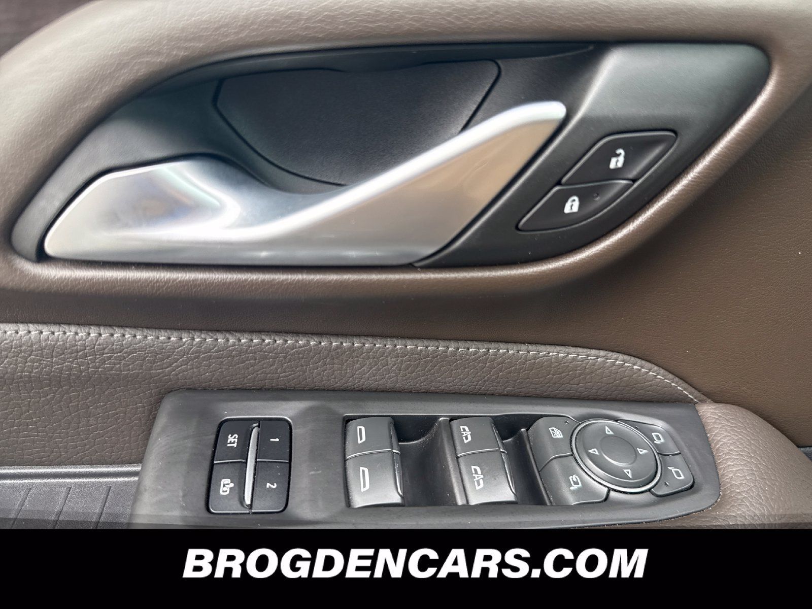 Used 2022 GMC Yukon Denali AWD/4WD image 9