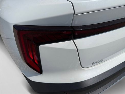 New 2025 Kia K4 LXS image 21