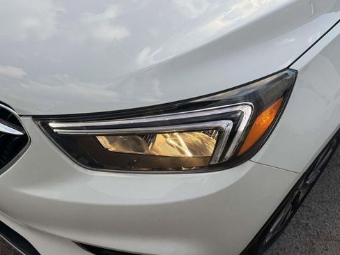 Used 2022 Buick Encore Preferred w/ Safety Package image 9