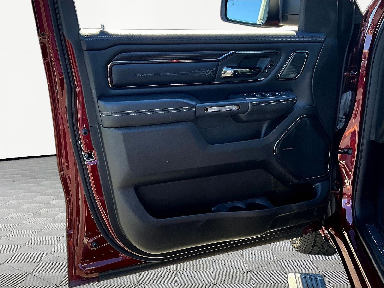 Used 2024 RAM 1500 Limited AWD/4WD image 21