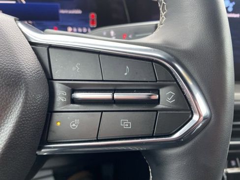 Used 2025 Chevrolet Traverse LT AWD/4WD image 13