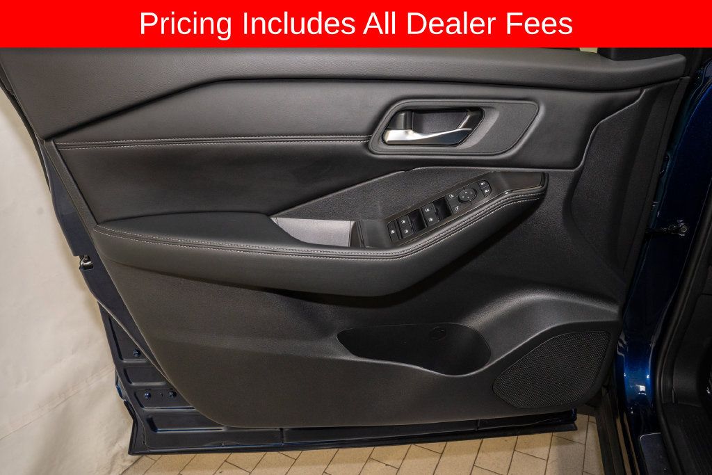 Used 2026 Nissan Rogue Dark Armor FWD image 13