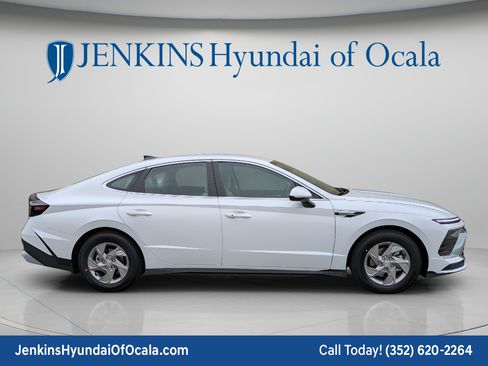 New 2026 Hyundai Sonata SE FWD image 2