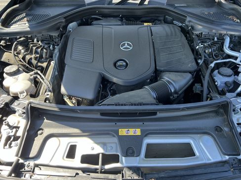Used 2024 Mercedes-Benz GLC 300 4MATIC image 36