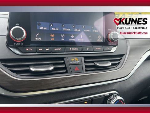 Used 2024 Nissan Altima 2.5 SV image 19