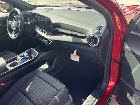 New 2026 Chevrolet Equinox LT FWD image 31