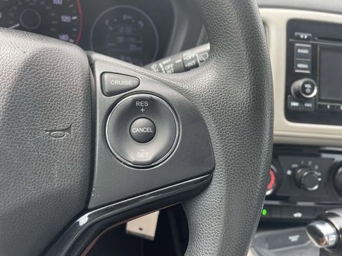 Used 2021 Honda HR-V LX image 24