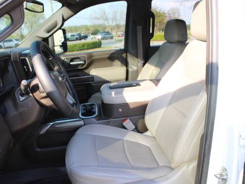 Used 2022 Chevrolet Silverado 2500 LTZ w/ LTZ Convenience Package image 15