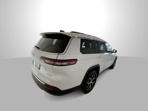 Used 2023 Jeep Grand Cherokee L Limited w/ Luxury Tech Group II image 8
