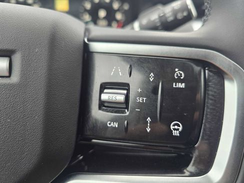 Used 2024 Land Rover Discovery Sport S image 32