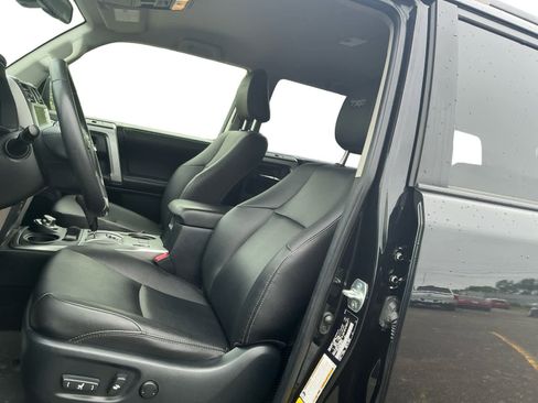 Used 2022 Toyota 4Runner TRD Sport w/ Technology Package AWD/4WD image 9