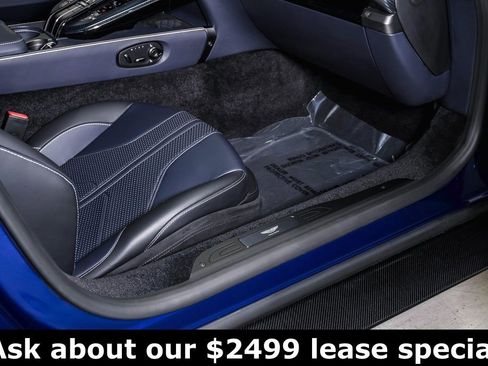 Used 2025 Aston Martin V8 Vantage Coupe image 19