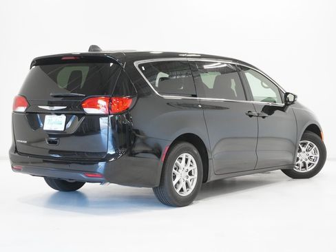 New 2026 Chrysler Voyager LX image 8