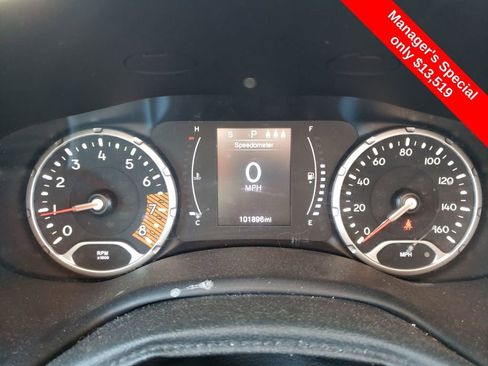 Used 2019 Jeep Renegade Latitude w/ Cold Weather Group AWD/4WD image 15