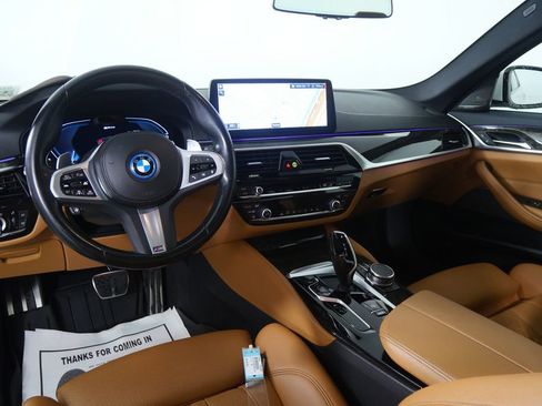 Certified 2023 BMW 530e w/ Executive Package image 20