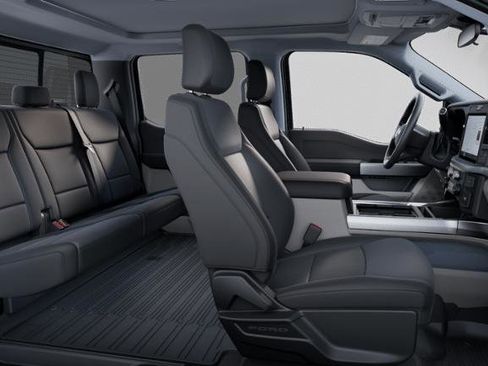 New 2025 Ford F250 XLT w/ Black Appearance Package image 5