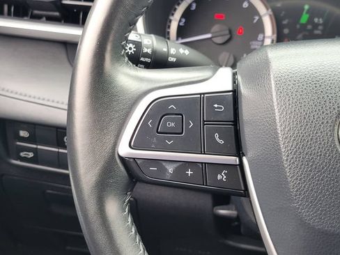 Used 2023 Toyota Highlander XLE FWD image 7