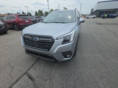 Certified 2023 Subaru Forester Limited AWD/4WD image 8
