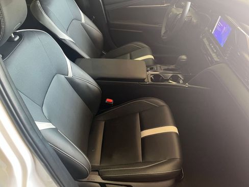 Used 2025 Toyota Camry SE image 36