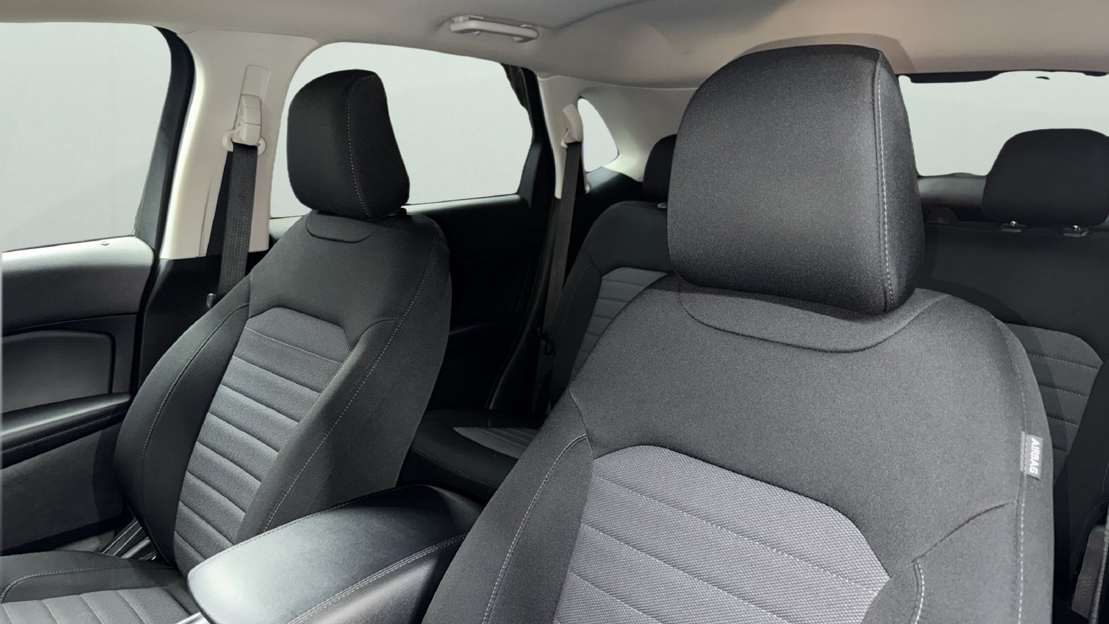 Used 2021 Ford Edge SE FWD image 9