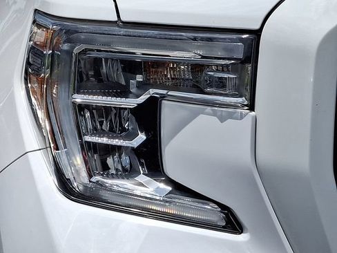 Used 2020 GMC Sierra 1500 Elevation w/ Elevation Value Package AWD/4WD image 9
