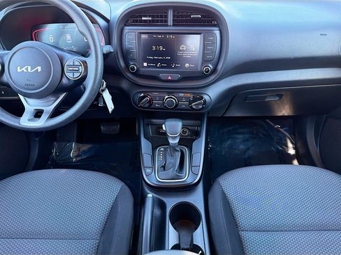Used 2024 Kia Soul LX w/ Option Group 015 image 18