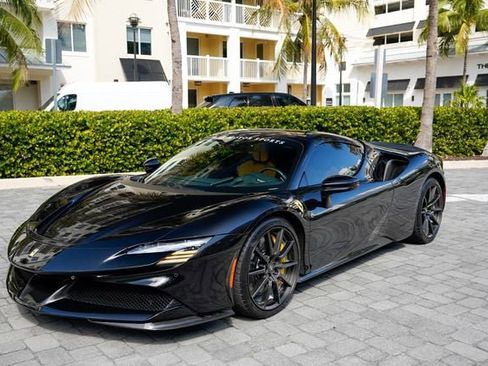 Used 2022 Ferrari SF90 Spider image 52