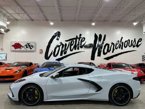 Used 2021 Chevrolet Corvette Stingray Premium Cpe w/ Z51 Performance Package image 2