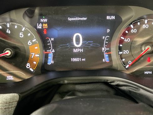 Used 2022 Jeep Compass Latitude w/ Sun and Sound Group AWD/4WD image 12