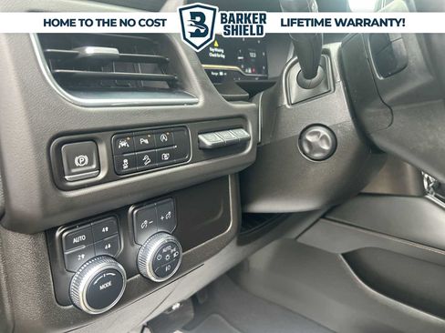 Used 2023 GMC Yukon AT4 w/ AT4 Premium Package AWD/4WD image 17