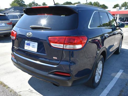 Used 2016 Kia Sorento FWD image 6