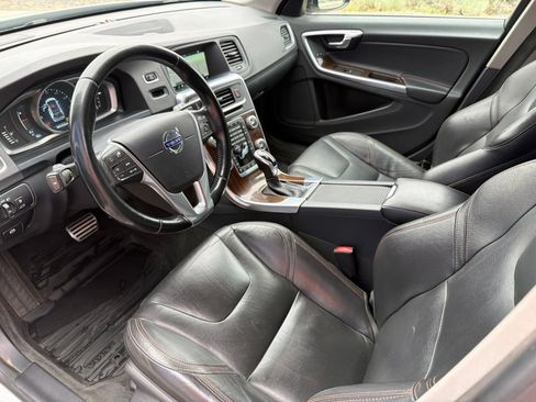 Used 2015 Volvo V60 T5 Cross Country Platinum w/ Climate Package AWD/4WD image 19