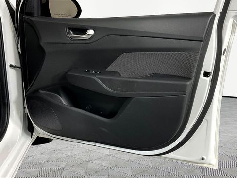 Used 2022 Hyundai Accent Limited FWD image 26