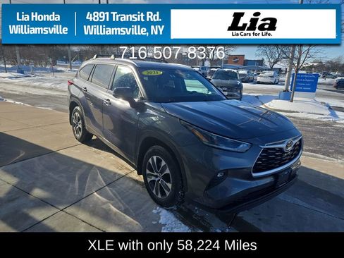 Used 2021 Toyota Highlander XLE image 1