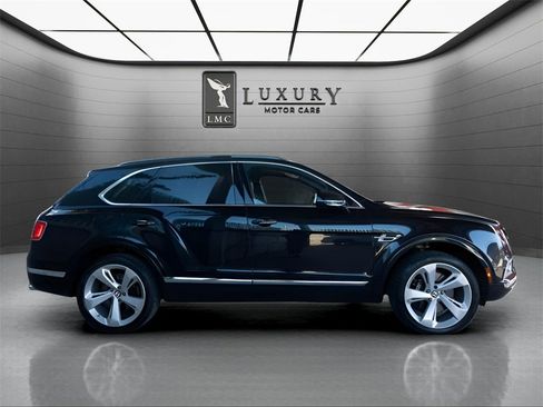 Used 2017 Bentley Bentayga image 5