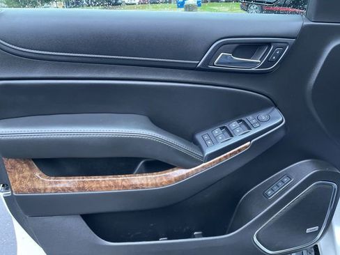 Used 2017 Chevrolet Suburban Premier AWD/4WD image 23
