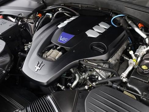 Used 2022 Maserati Levante Modena image 9