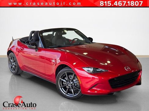 Used 2016 MAZDA MX-5 Miata Club RWD image 1