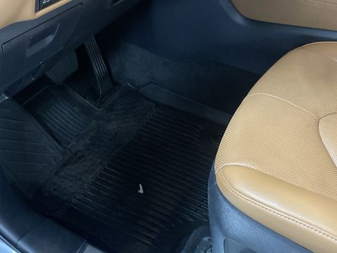 Used 2023 Toyota Highlander Platinum image 17