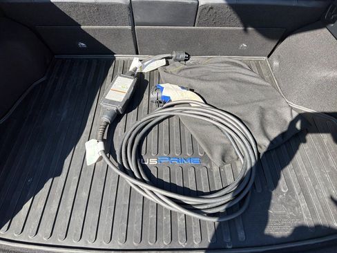 Used 2018 Toyota Prius Prime Premium image 38