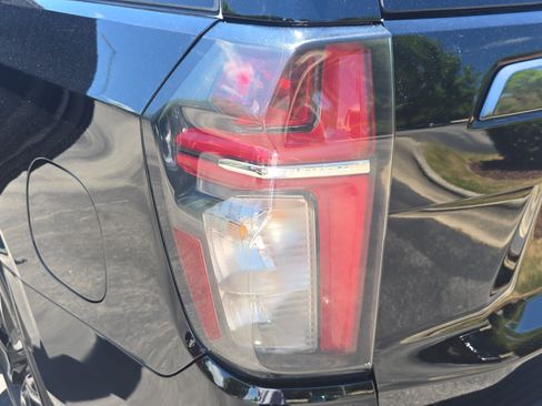 Used 2021 Chevrolet Tahoe RST AWD/4WD image 37