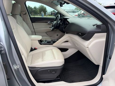 Used 2023 Buick Envision Avenir FWD image 8