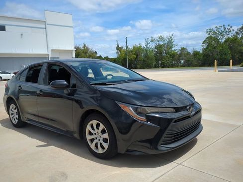 Certified 2023 Toyota Corolla LE image 3