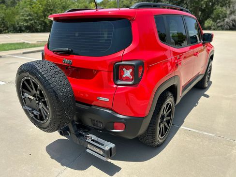 Used 2015 Jeep Renegade Latitude w/ Popular Equipment Group FWD image 6