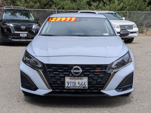 Used 2025 Nissan Altima 2.5 SR FWD image 6